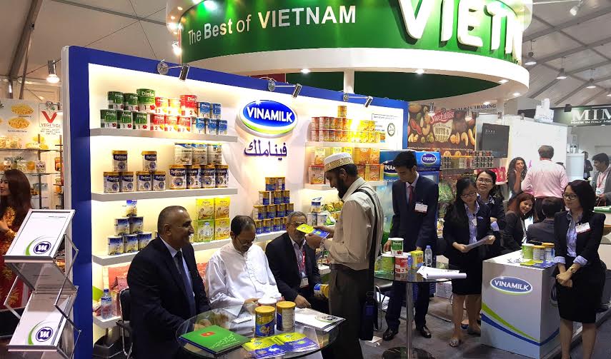 Vinamilk[-]ký[-]kết[-]được[-]Hợp[-]đồng[-]trị[-]giá[-]12,5[-]triệu[-]USD[-]trong[-]ngày[-]đầu[-]tiên[-]tại[-]Hội[-]chợ[-]Gulfood[-]2016